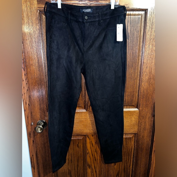 Liverpool Black Madonna Skinny - Picture 2 of 9